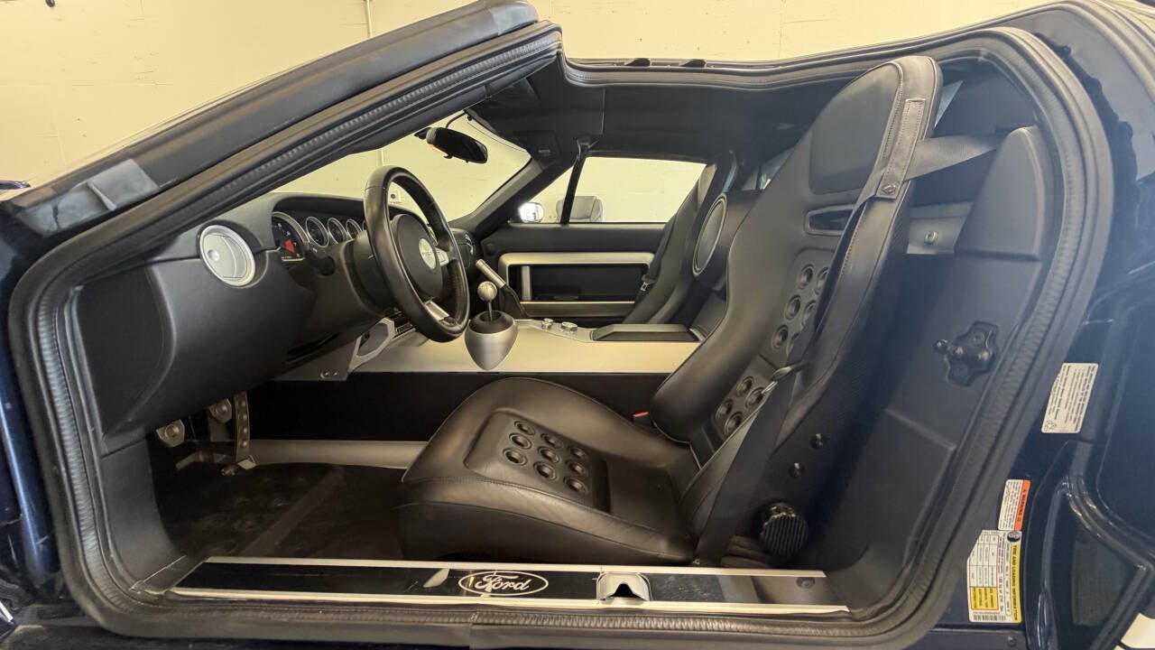 Used 2006 Ford GT RWD image 29