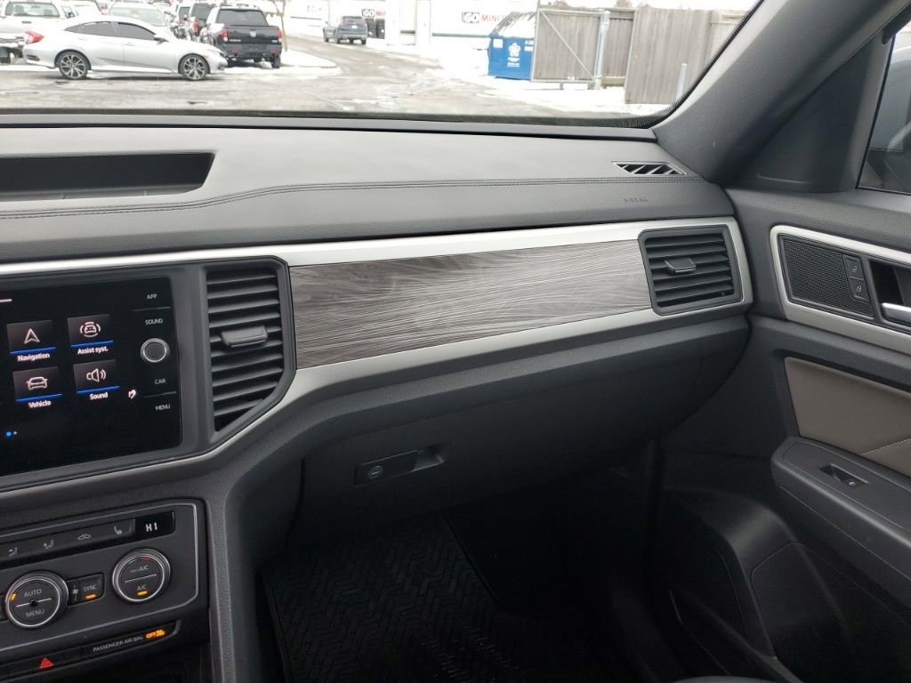 Used 2021 Volkswagen Atlas Cross Sport SE image 27