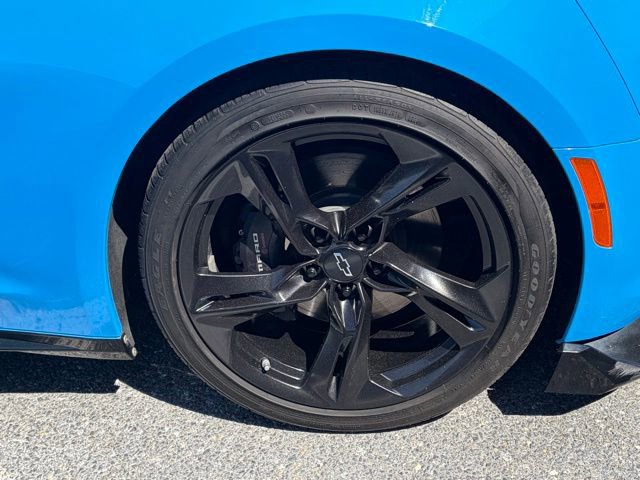 Used 2022 Chevrolet Camaro LT w/ Technology Package RWD image 11