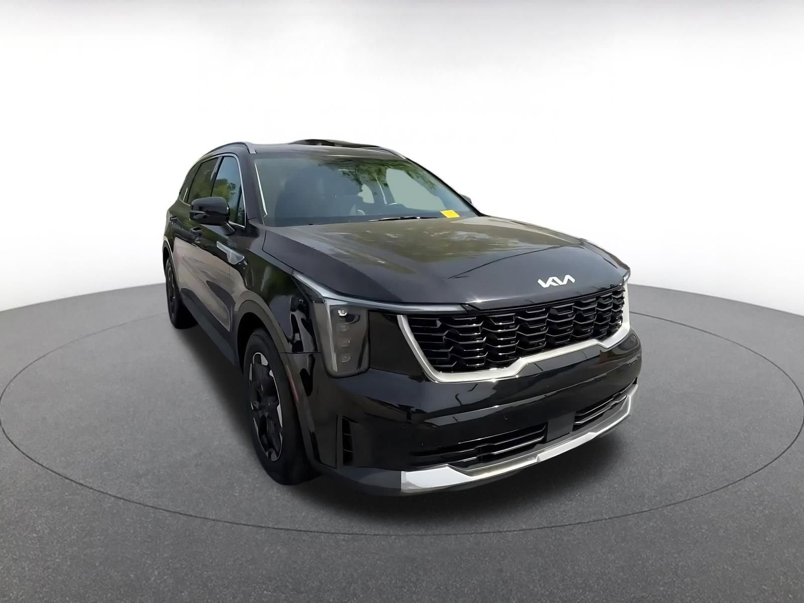 Used 2024 Kia Sorento S image 3