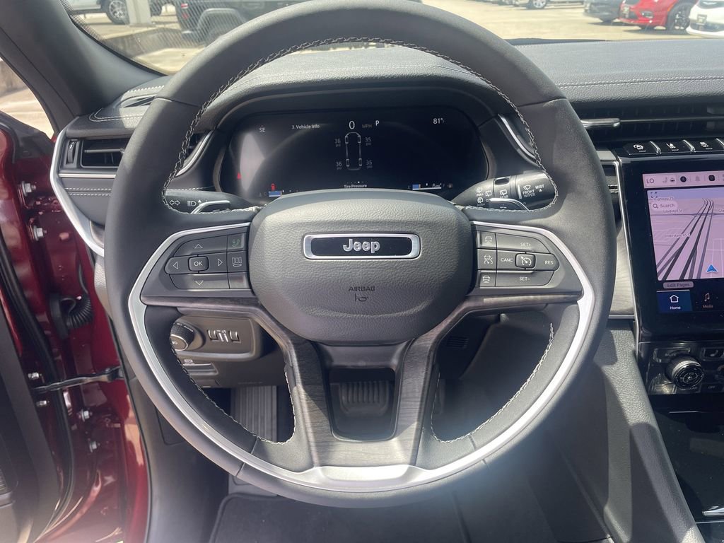 New 2025 Jeep Grand Cherokee L Limited w/ Black Appearance Package image 15