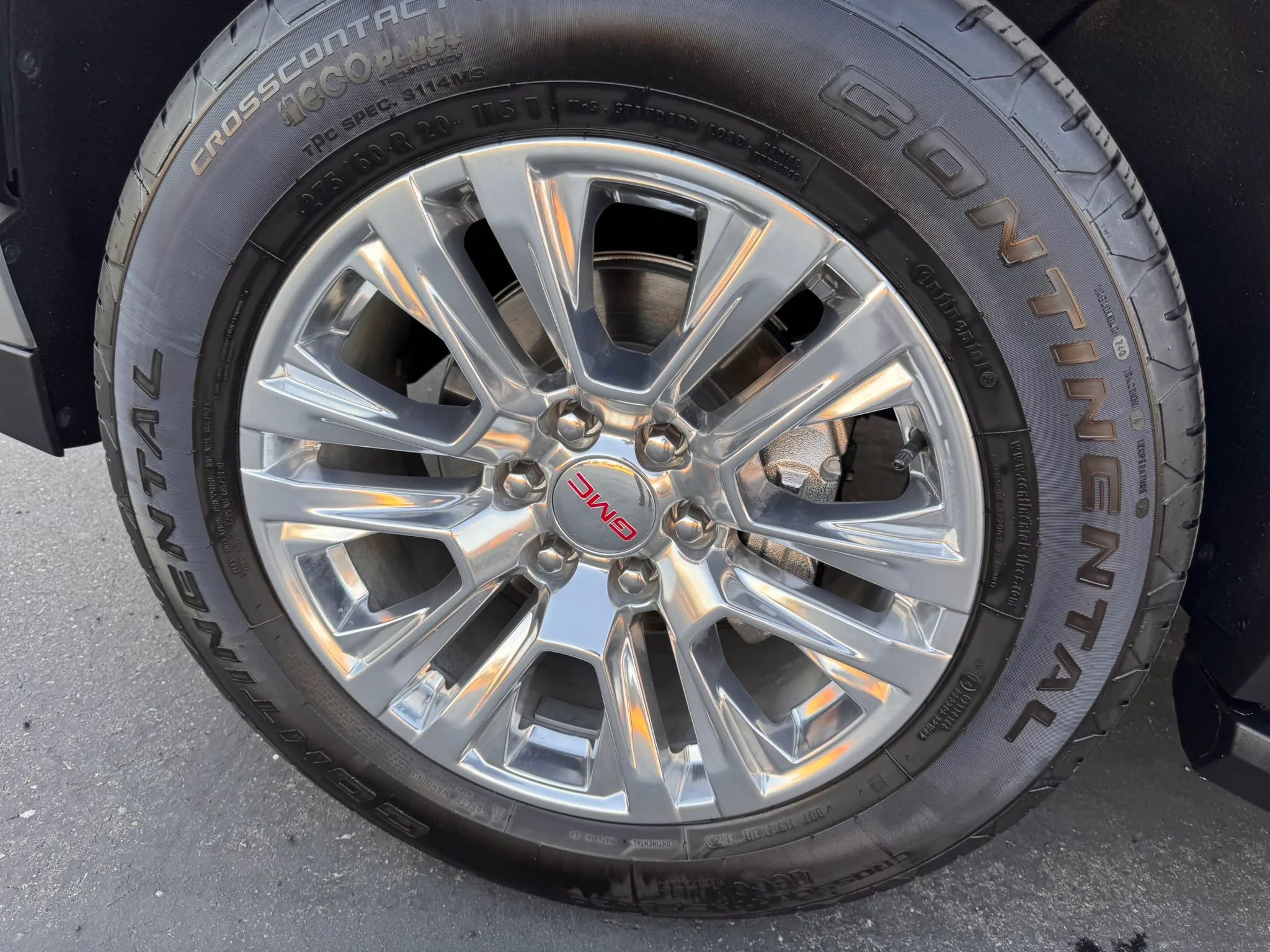 Used 2024 GMC Yukon XL Denali w/ Advanced Technology Package image 28