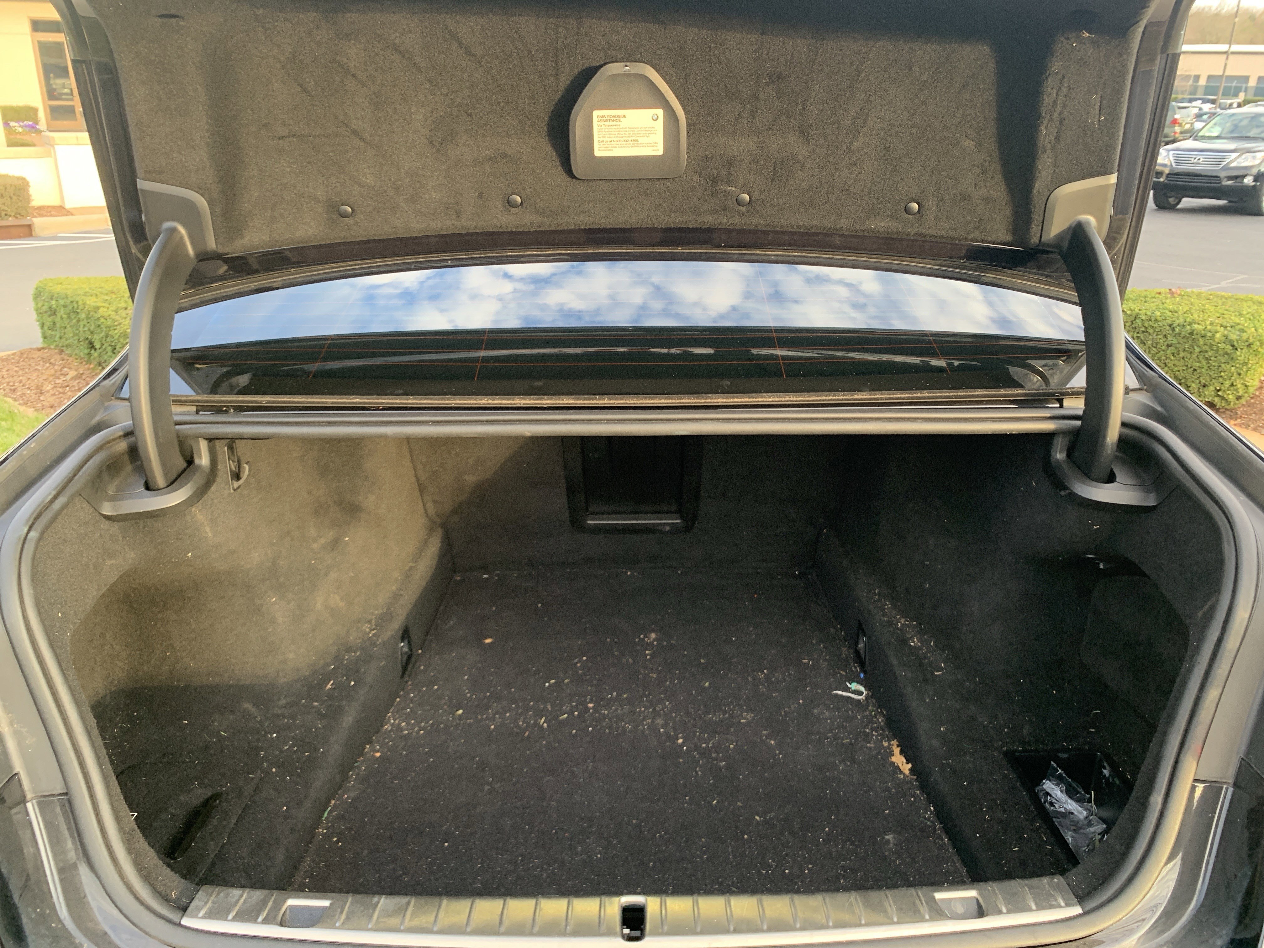 Used 2020 BMW 740i w/ M Sport Package image 34