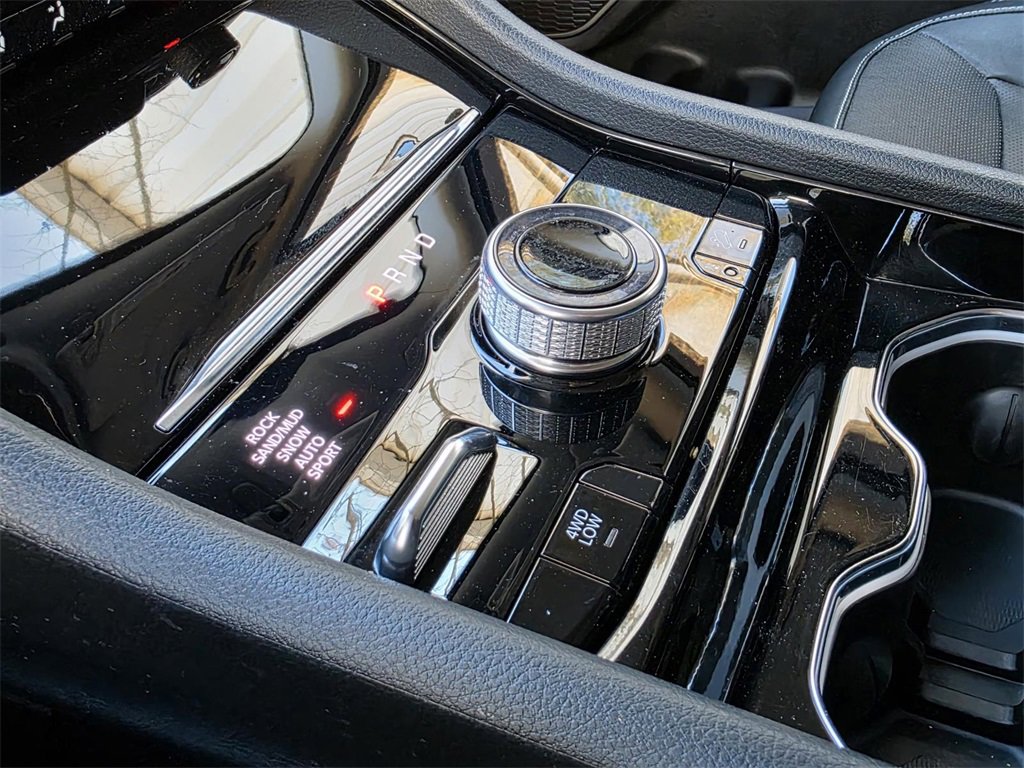 Used 2023 Jeep Grand Cherokee 4WD 4xe w/ Luxury Tech Group II image 38