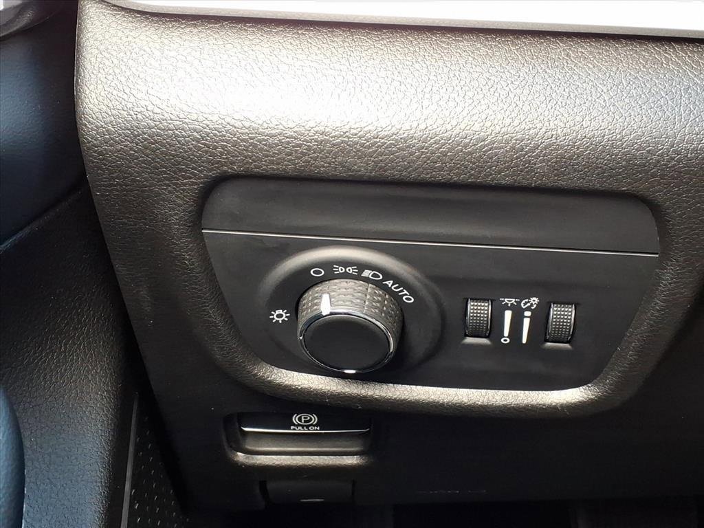 Used 2022 Jeep Grand Cherokee L Laredo w/ Luxury Tech Group I image 23