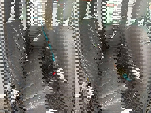 Used 2018 Jeep Wrangler Unlimited Sahara image 9