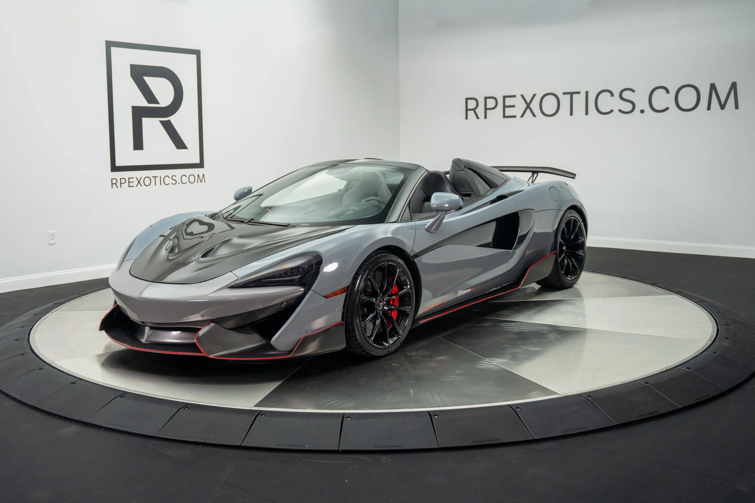 Used 2018 McLaren 570S Spider image 1