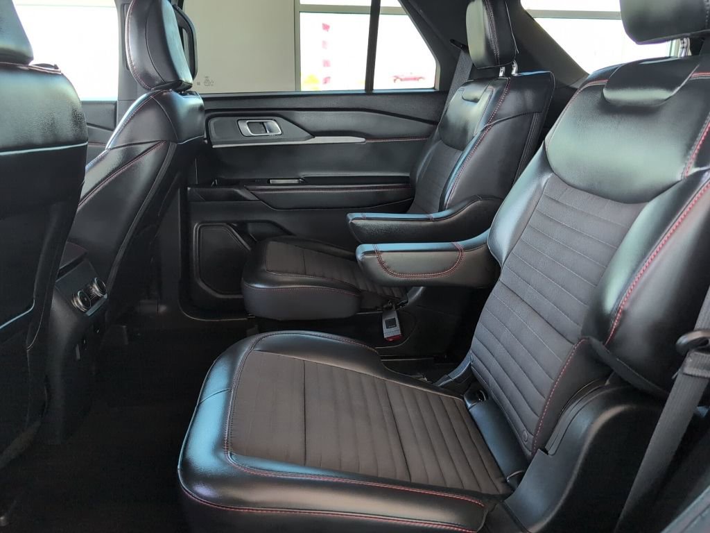 Used 2025 Ford Explorer ST-Line image 23