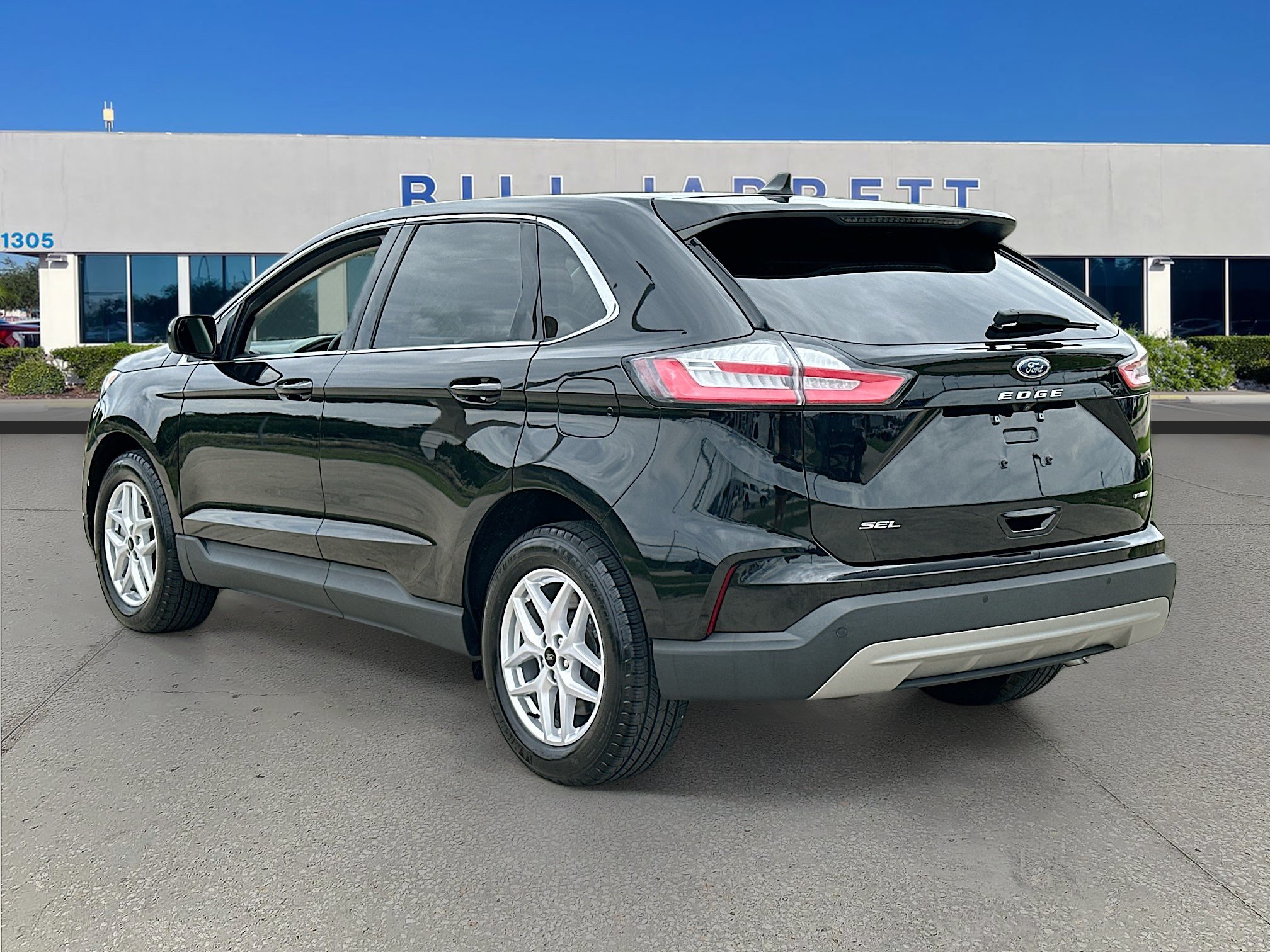 Certified 2023 Ford Edge SEL AWD/4WD image 5