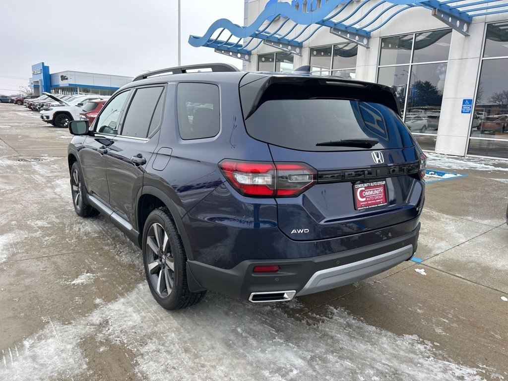 New 2025 Honda Pilot Touring image 10