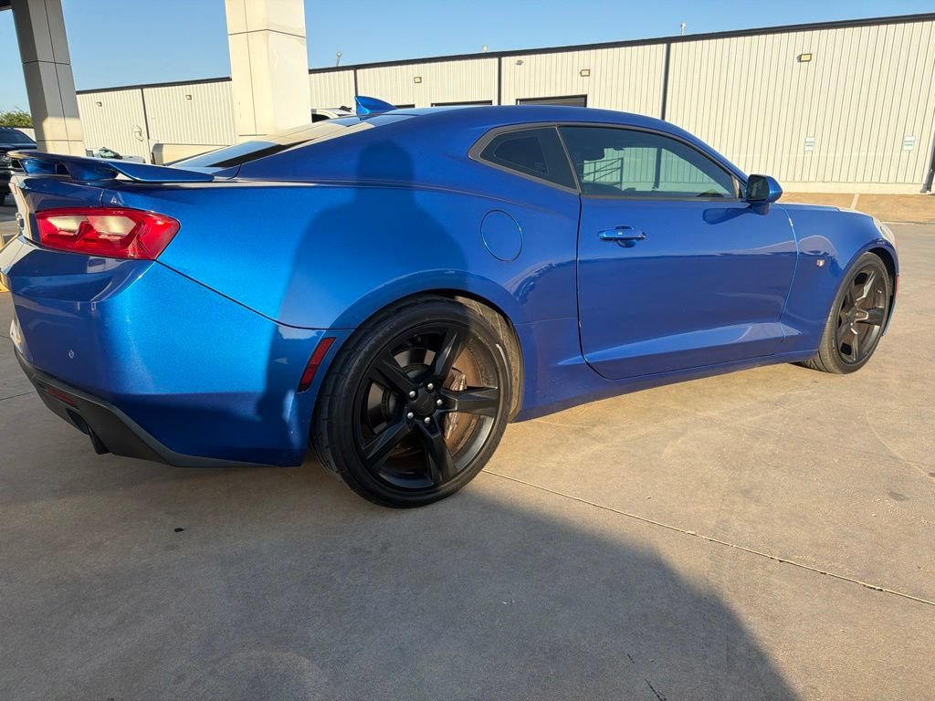 Used 2018 Chevrolet Camaro SS RWD image 3