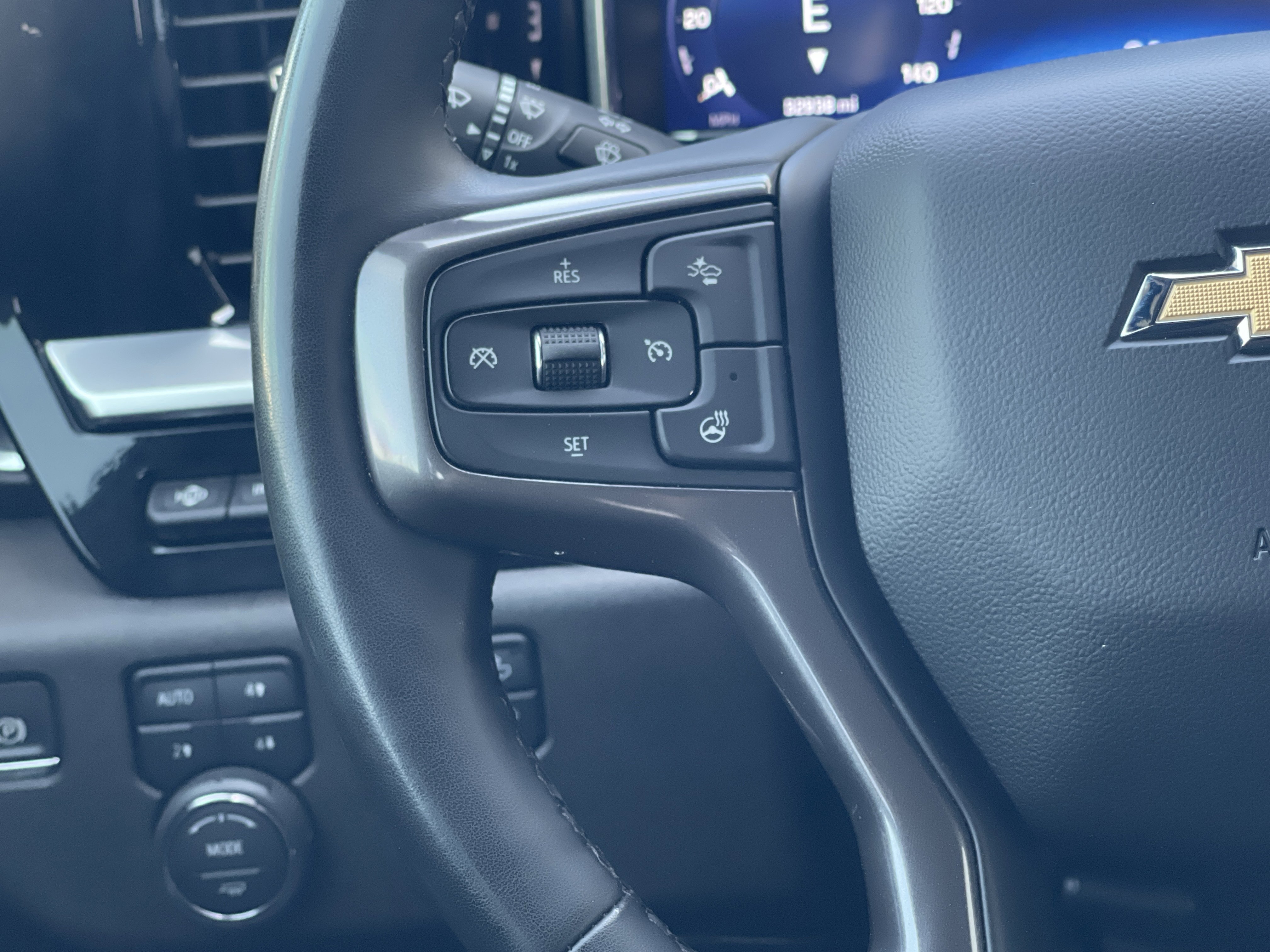 Used 2024 Chevrolet Silverado 2500 High Country w/ High Country Premium Package AWD/4WD image 18