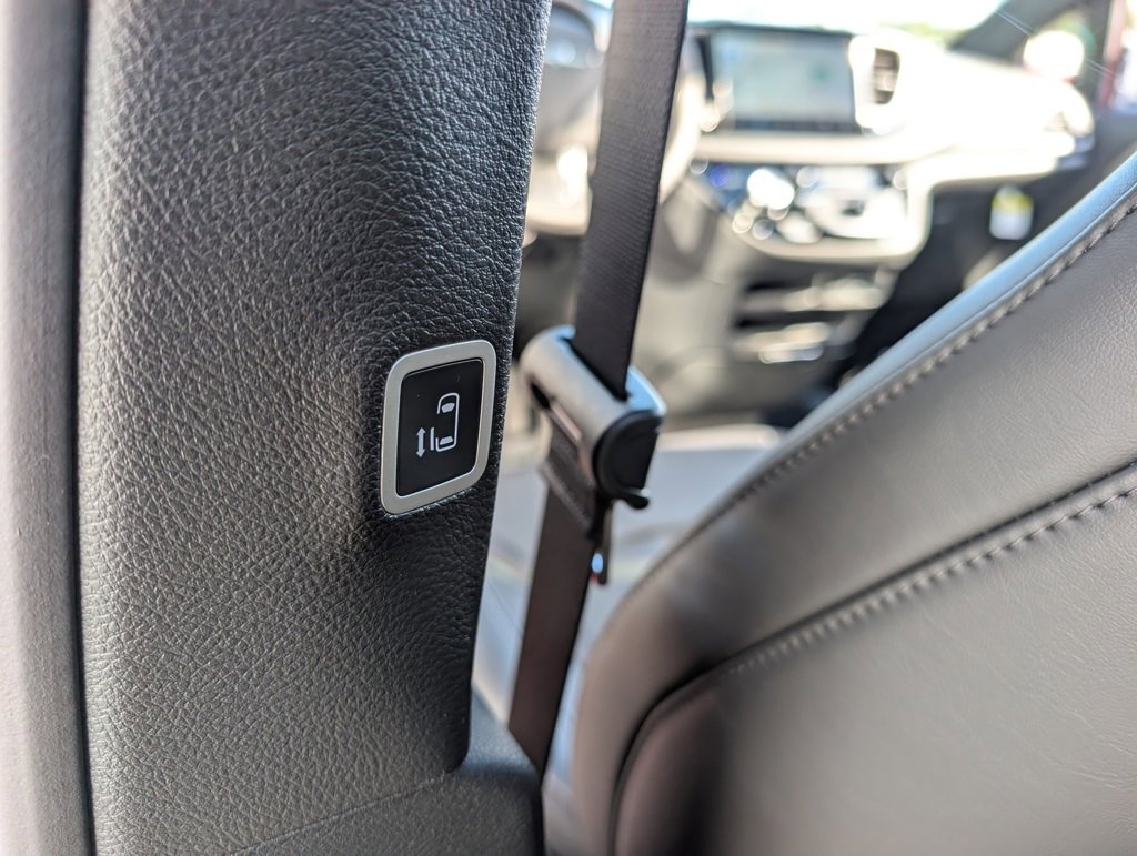New 2026 Chrysler Pacifica Select image 40