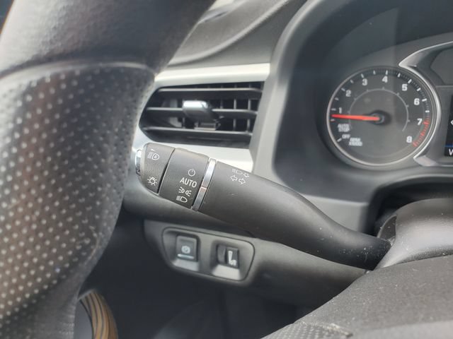 Used 2021 GMC Acadia SLE w/ Driver Convenience Package FWD image 24