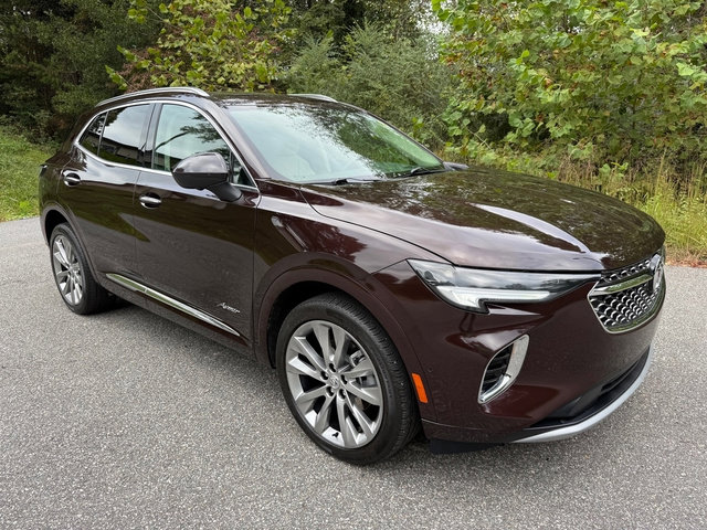 Used 2022 Buick Envision Avenir w/ Technology Package II image 4