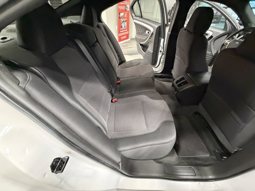 Used 2018 Ford Taurus SEL image 40