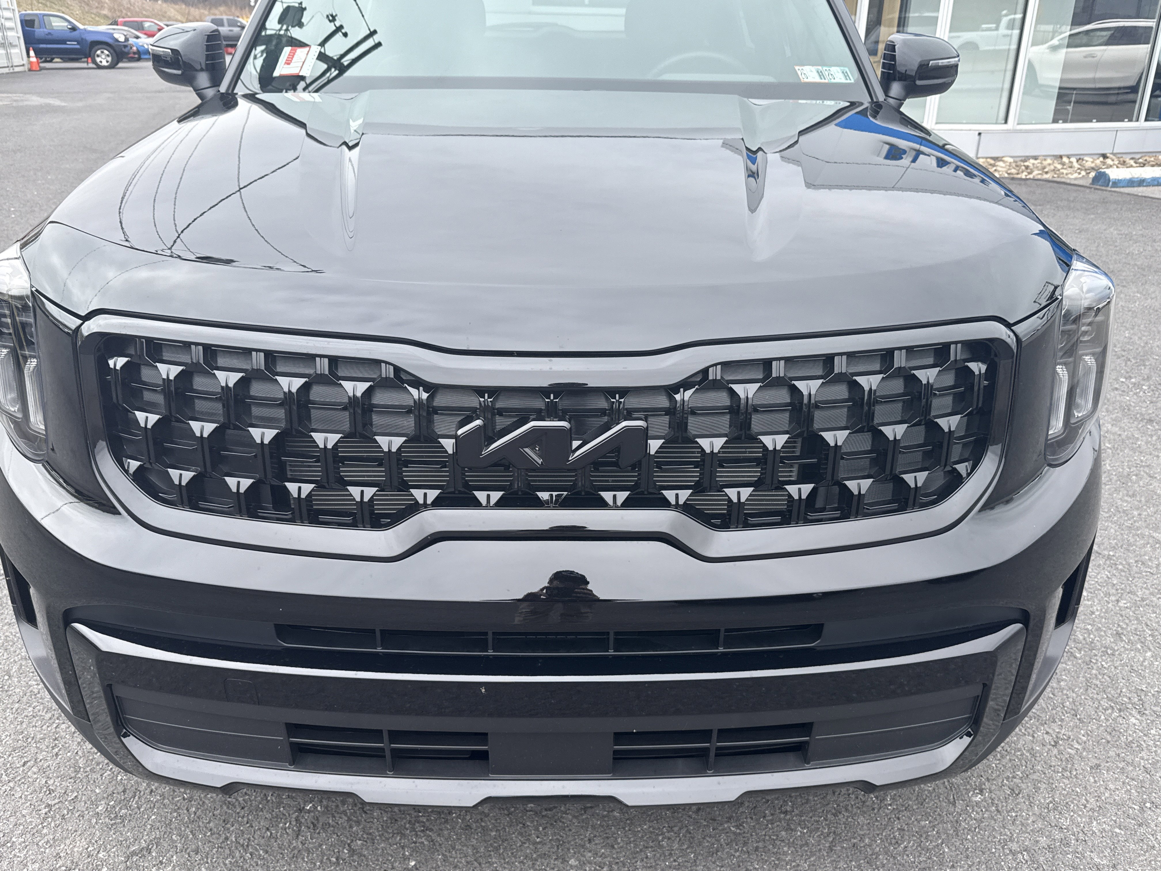 Used 2025 Kia Telluride EX X-Line image 9