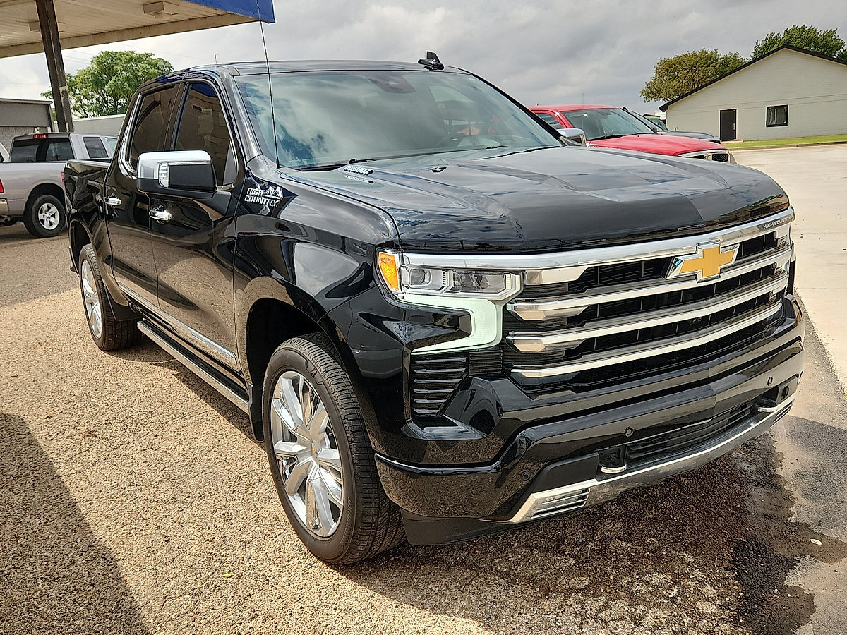 Used 2025 Chevrolet Silverado 1500 High Country AWD/4WD image 4