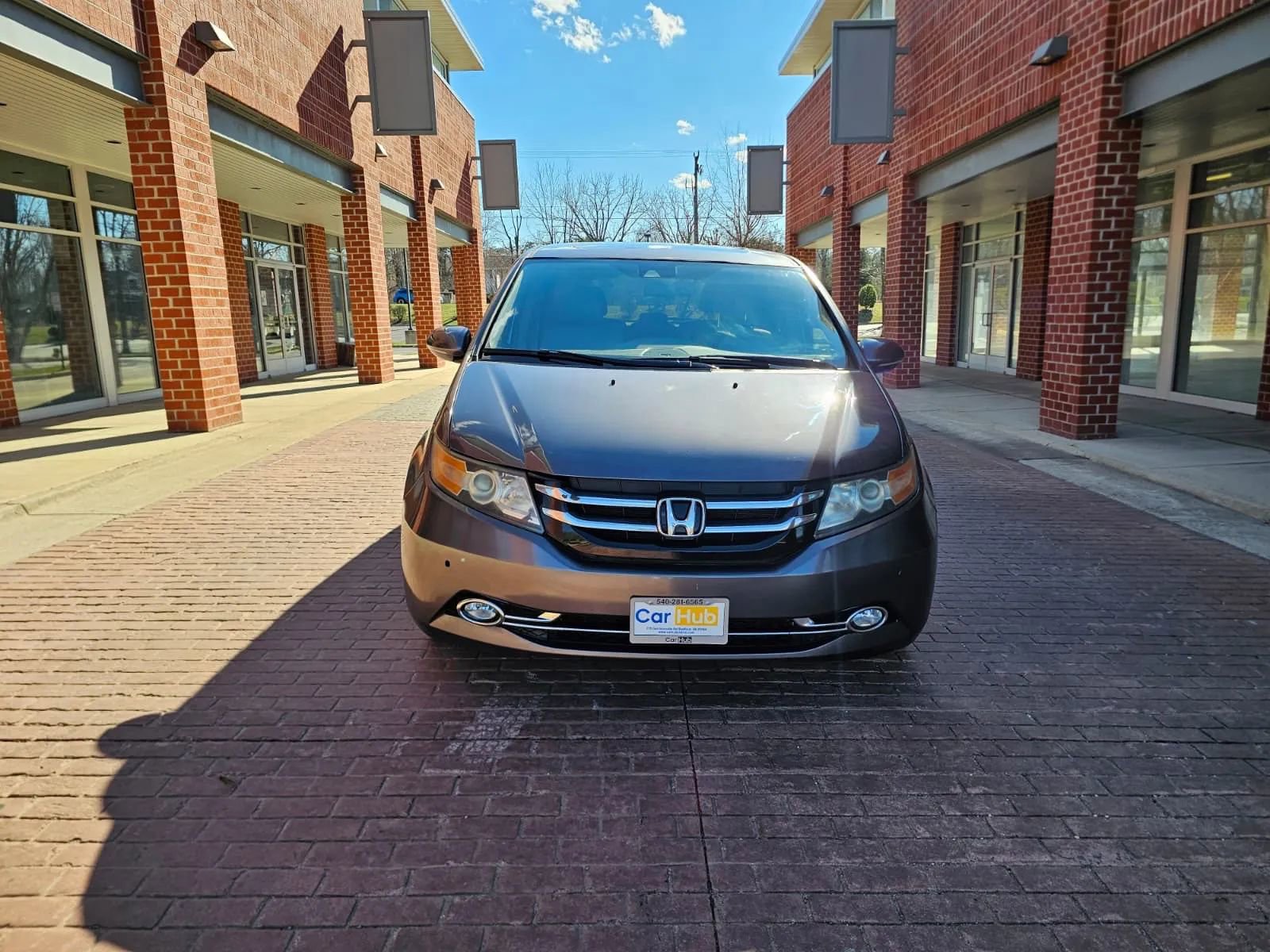 Used 2015 Honda Odyssey Touring image 2