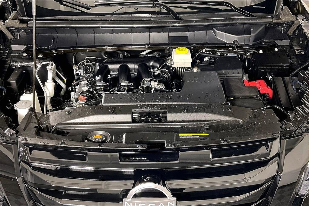 Used 2025 Nissan Pathfinder SL w/ Black Appearance Package image 13