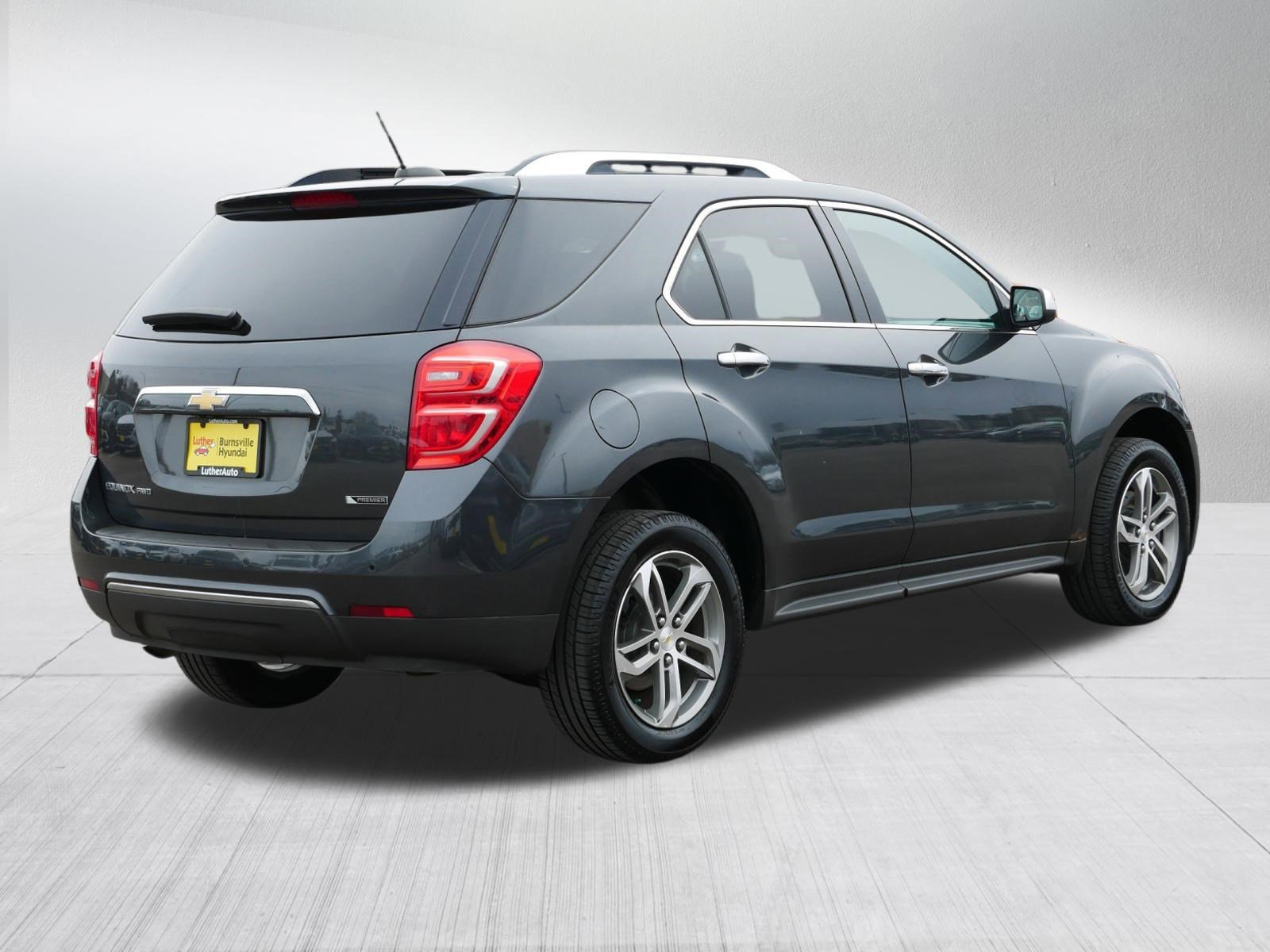 Used 2017 Chevrolet Equinox Premier w/ Enhanced Convenience Package AWD/4WD image 7
