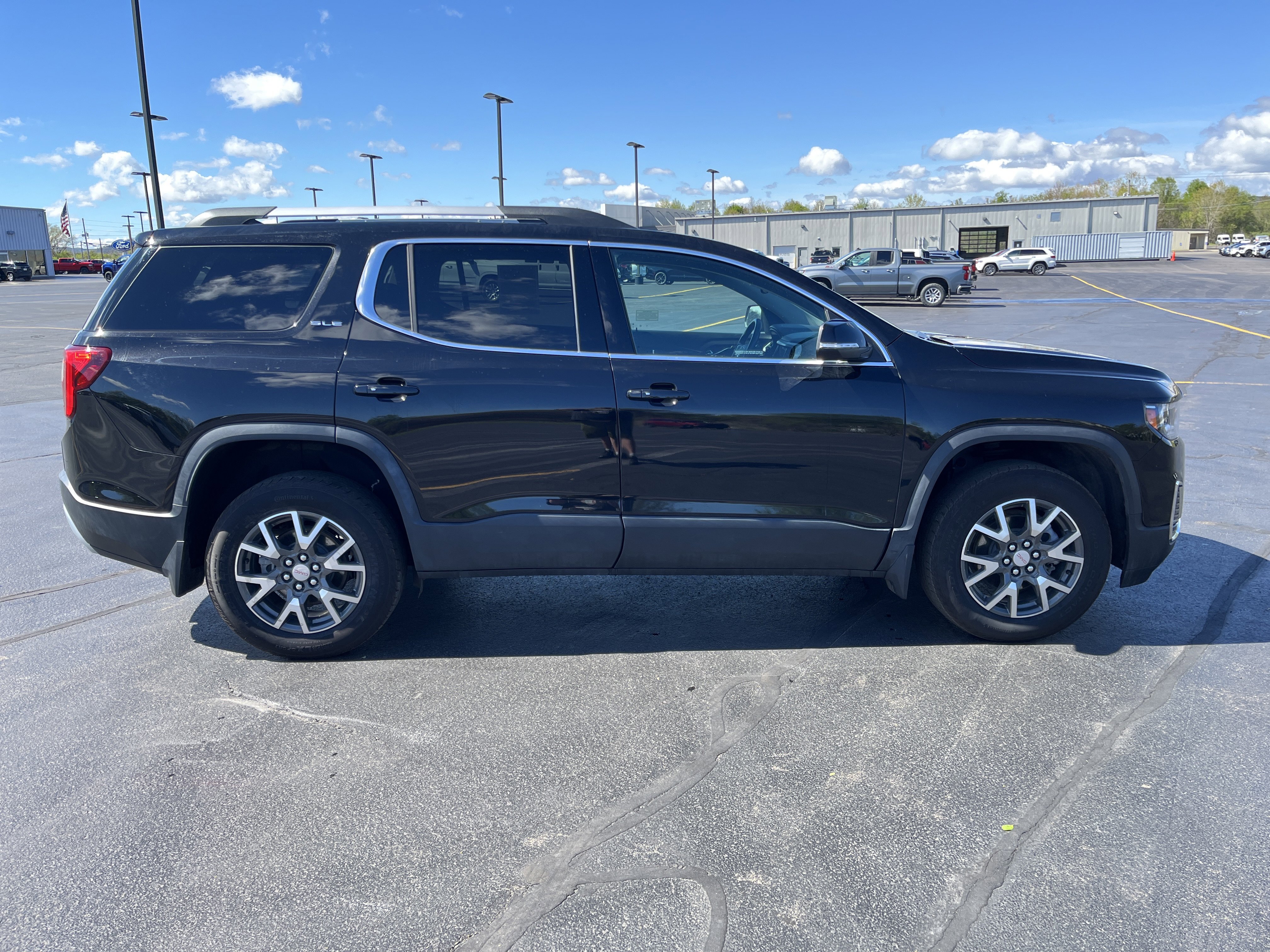 Used 2023 GMC Acadia SLE AWD/4WD image 8