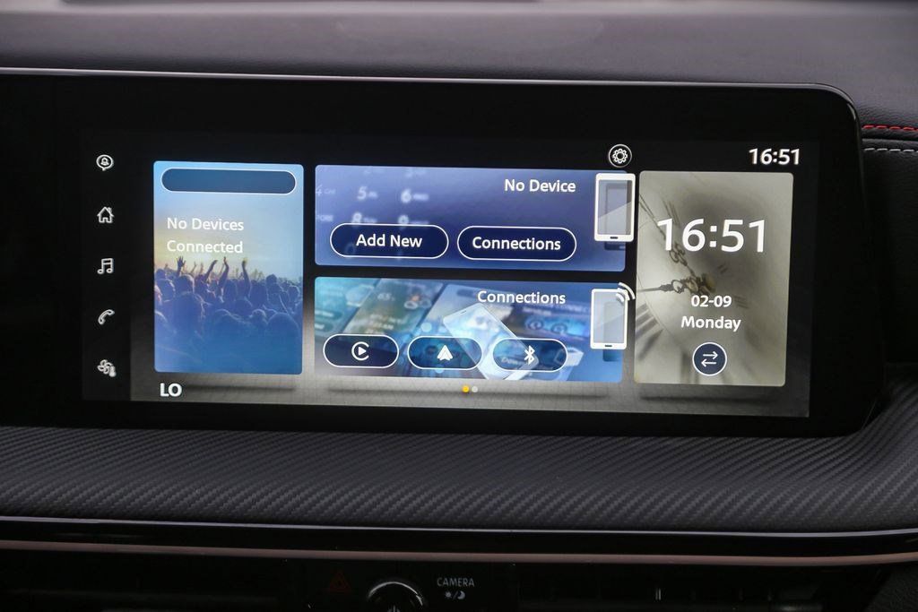 Used 2025 Nissan Kicks SR image 13