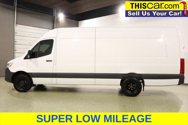 Used 2025 Mercedes-Benz Sprinter 3500 image 4