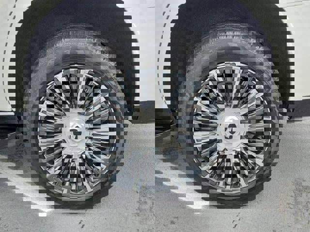 Used 2023 Cadillac Escalade Premium Luxury image 9