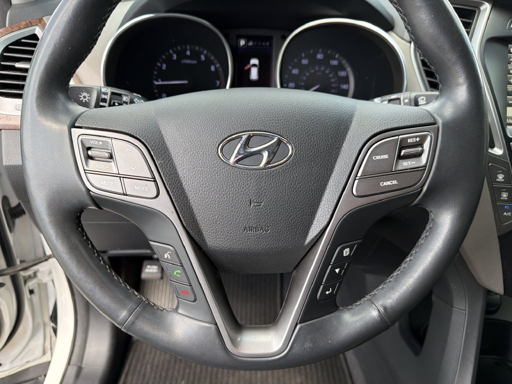 Used 2017 Hyundai Santa Fe FWD image 33
