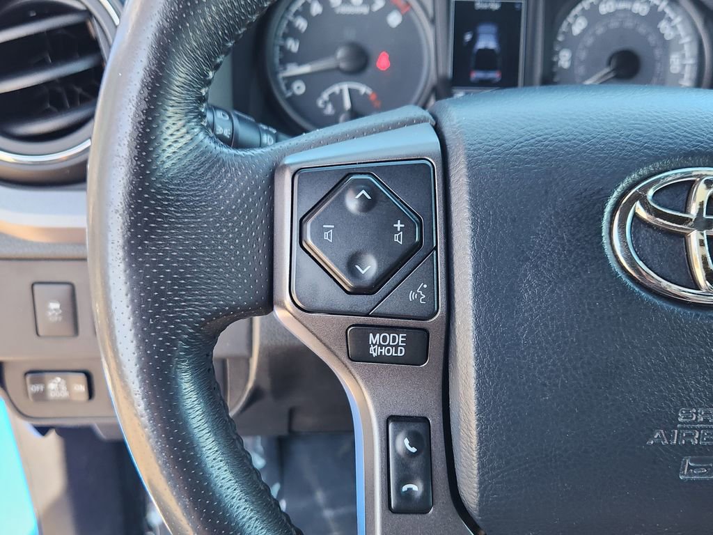 Used 2020 Toyota Tacoma TRD Sport w/ TRD Premium Sport Package AWD/4WD image 17