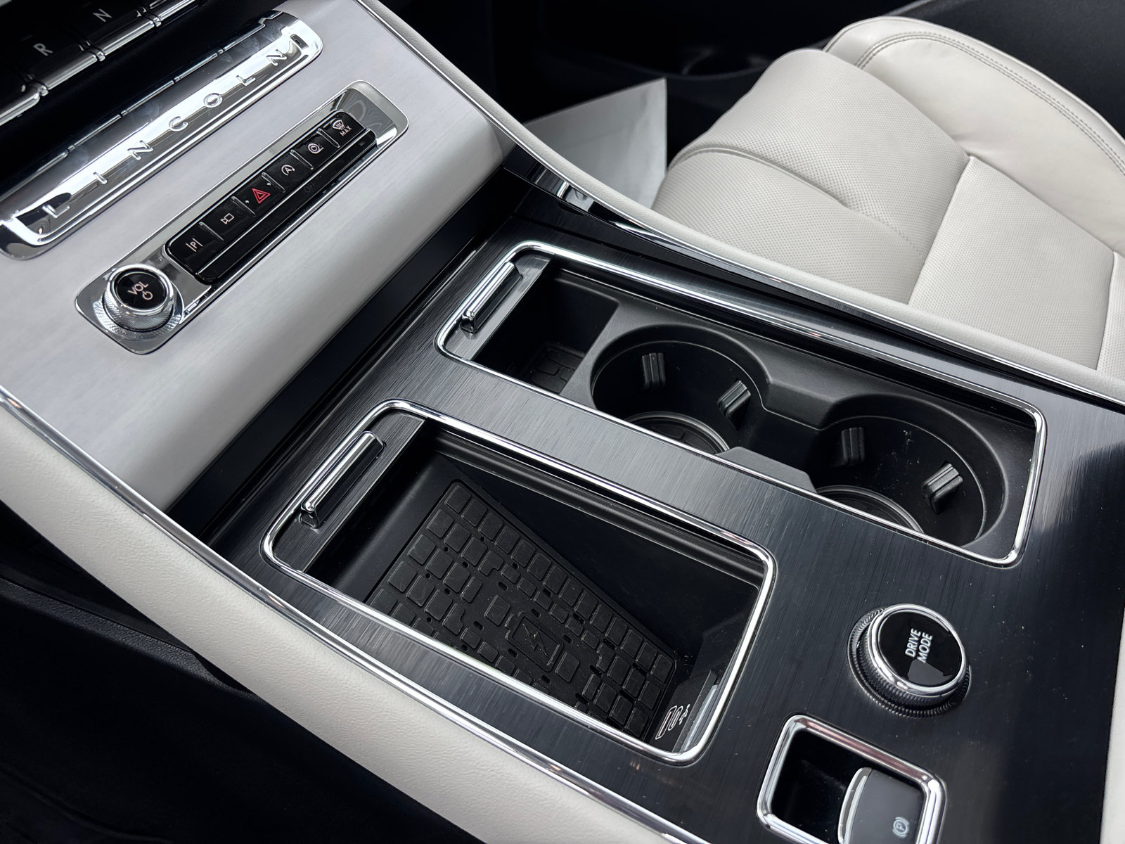 New 2026 Lincoln Aviator Reserve AWD/4WD image 23