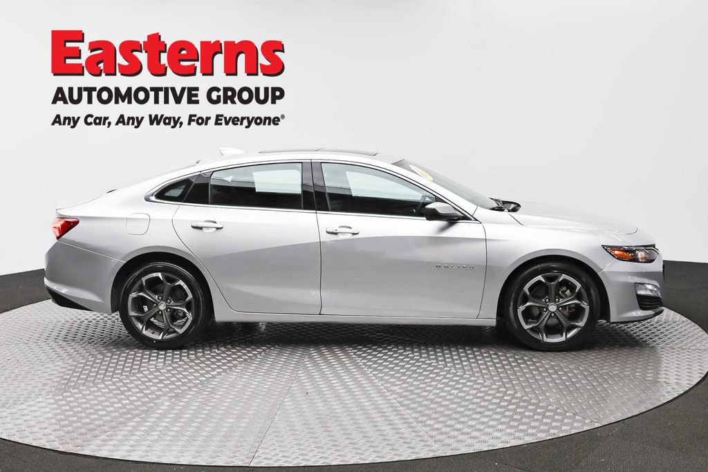 Used 2022 Chevrolet Malibu LT FWD image 4