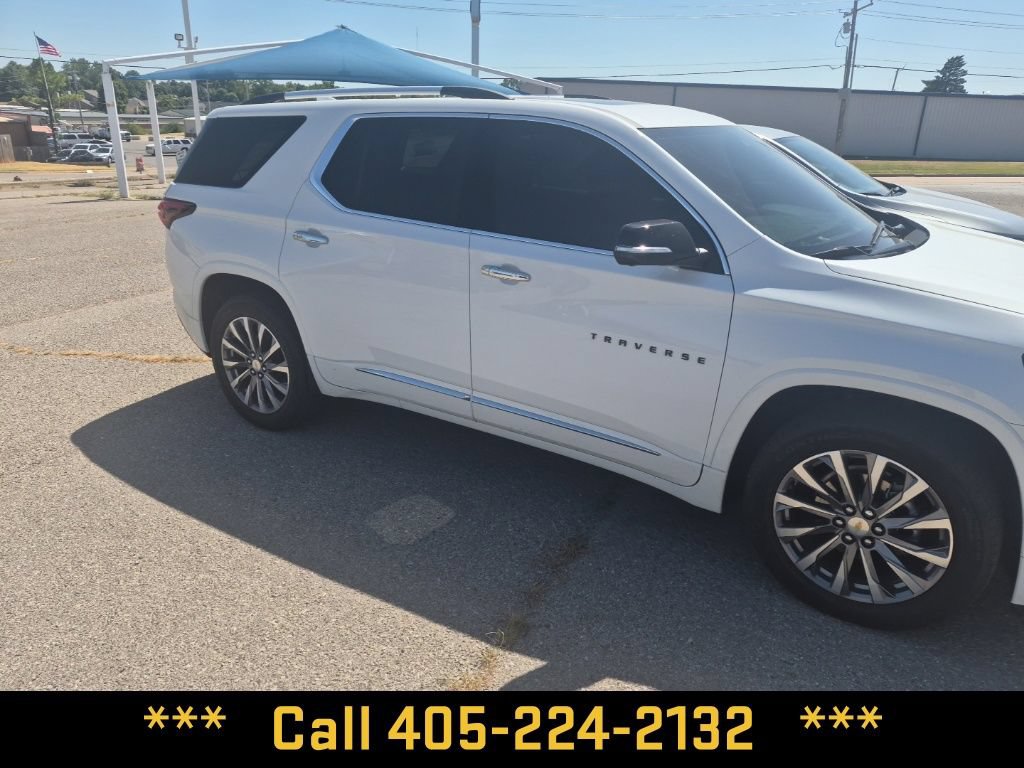 Used 2022 Chevrolet Traverse Premier w/ LPO, Blackout Package FWD image 26
