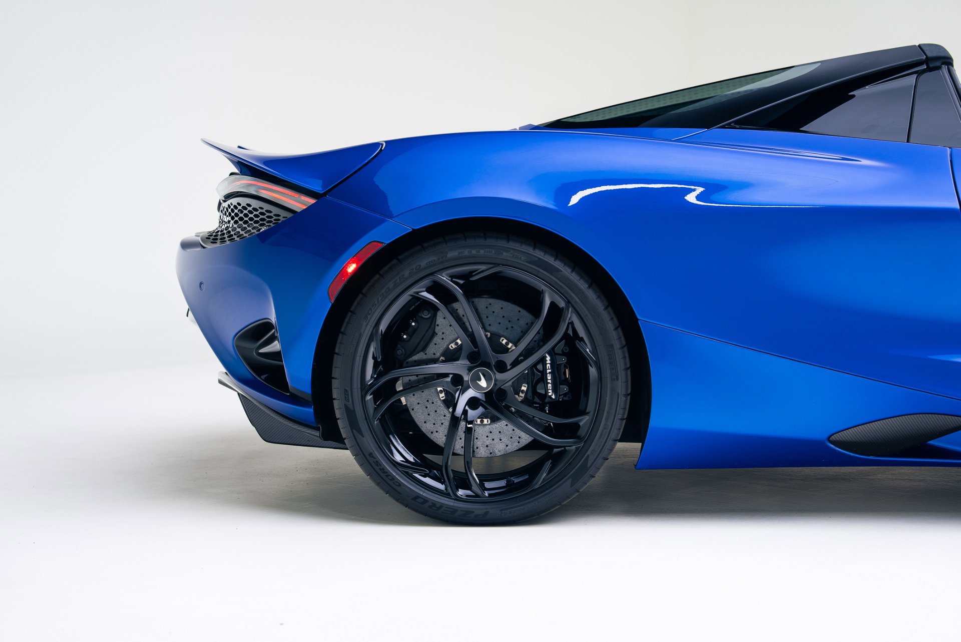 Used 2024 McLaren 750S Spider image 23