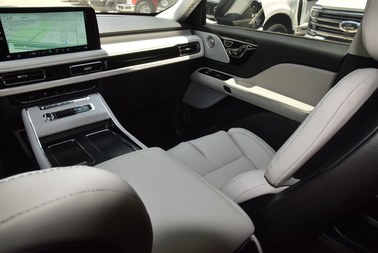 New 2026 Lincoln Aviator Reserve AWD/4WD image 18