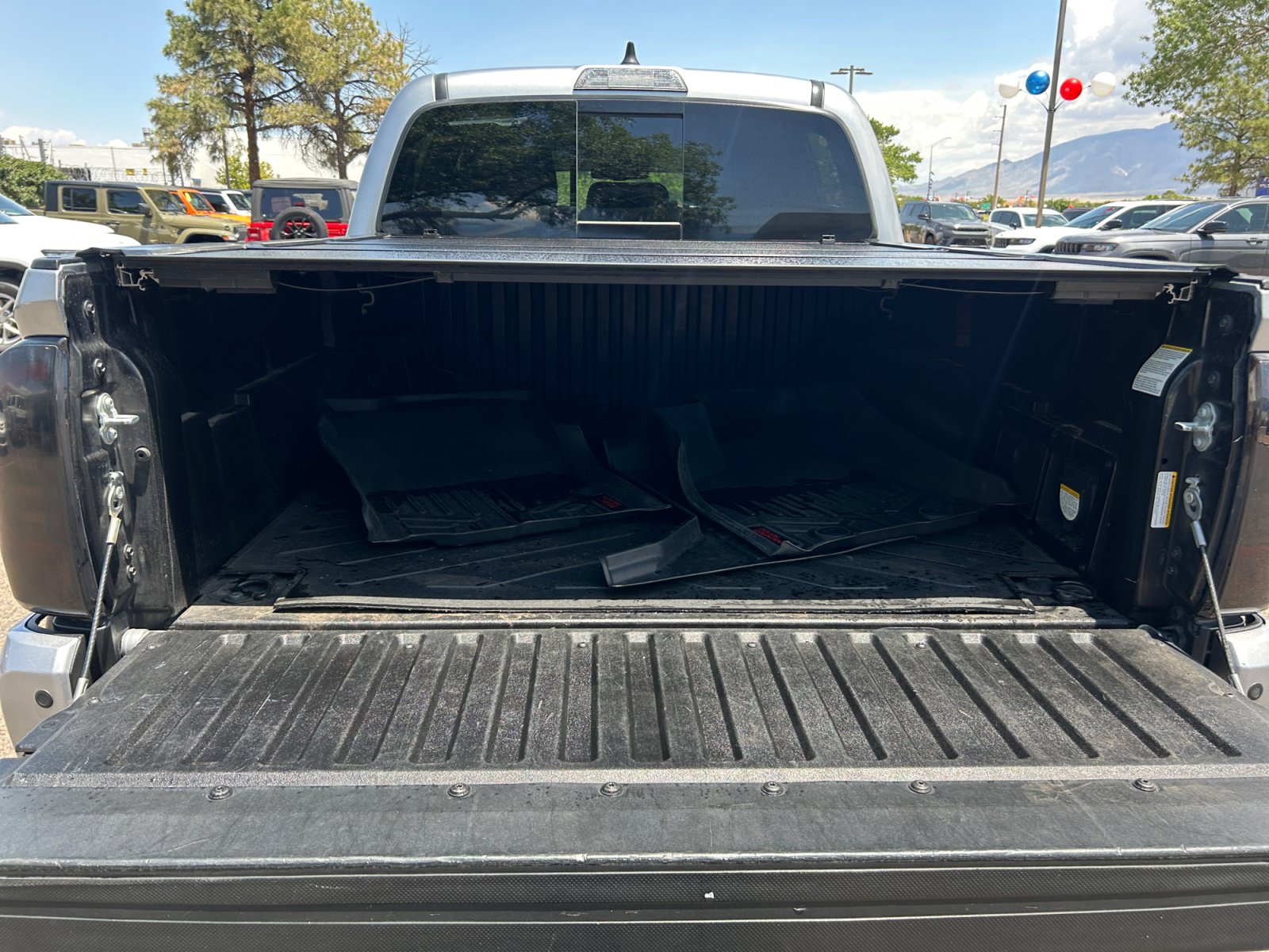 Used 2021 Toyota Tacoma TRD Off-Road w/ Technology Package AWD/4WD image 30