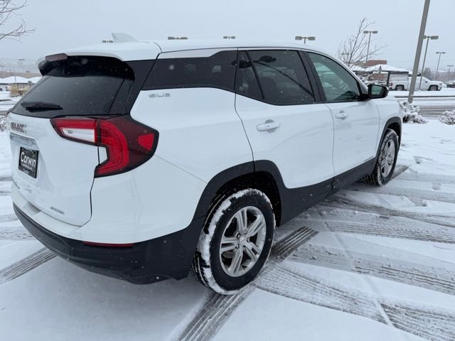 Used 2024 GMC Terrain SLE image 8