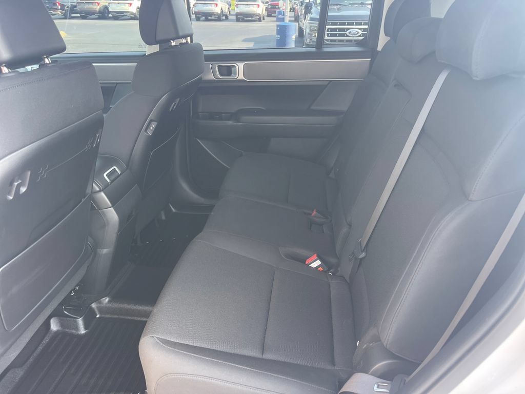 Used 2025 Hyundai Santa Fe SE AWD/4WD image 14