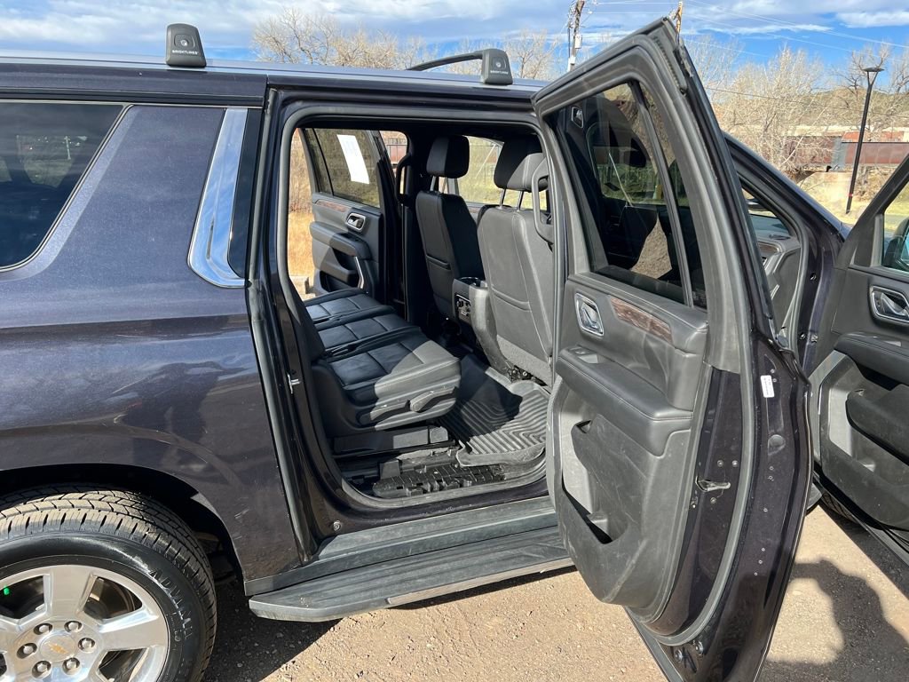 Used 2022 Chevrolet Suburban LT image 10