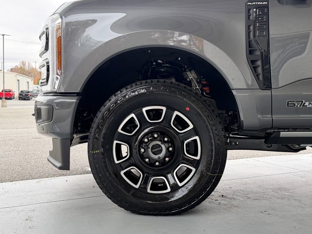 New 2026 Ford F350 Platinum w/ FX4 Off-Road Package image 28