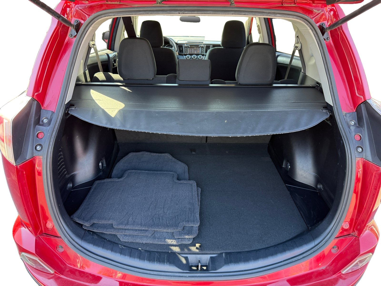Used 2017 Toyota RAV4 LE w/ Carpet Mat Package FWD image 17