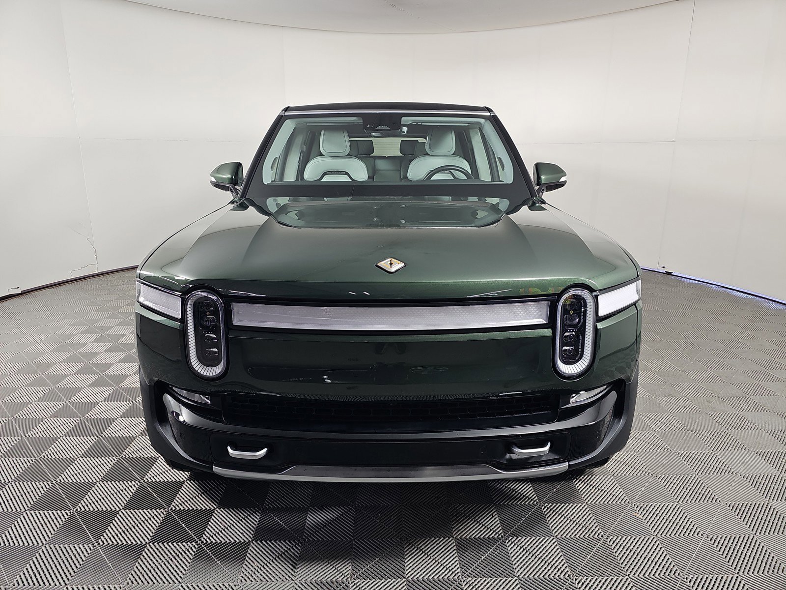 Used 2024 Rivian R1S Adventure image 8