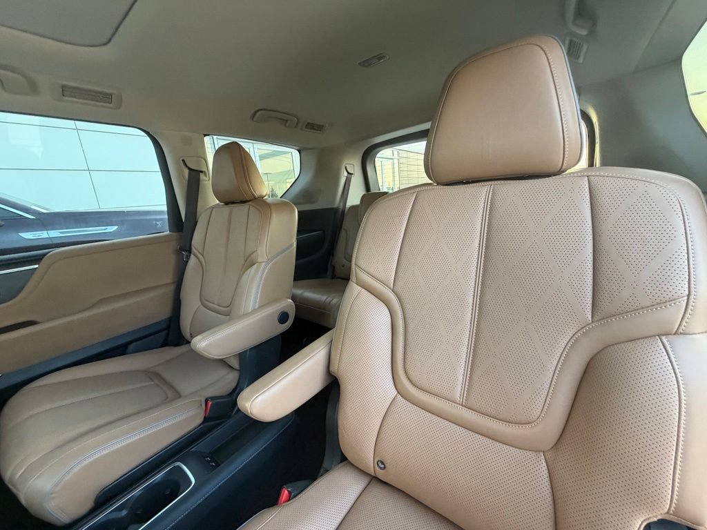 Used 2025 INFINITI QX80 Sensory AWD/4WD image 23