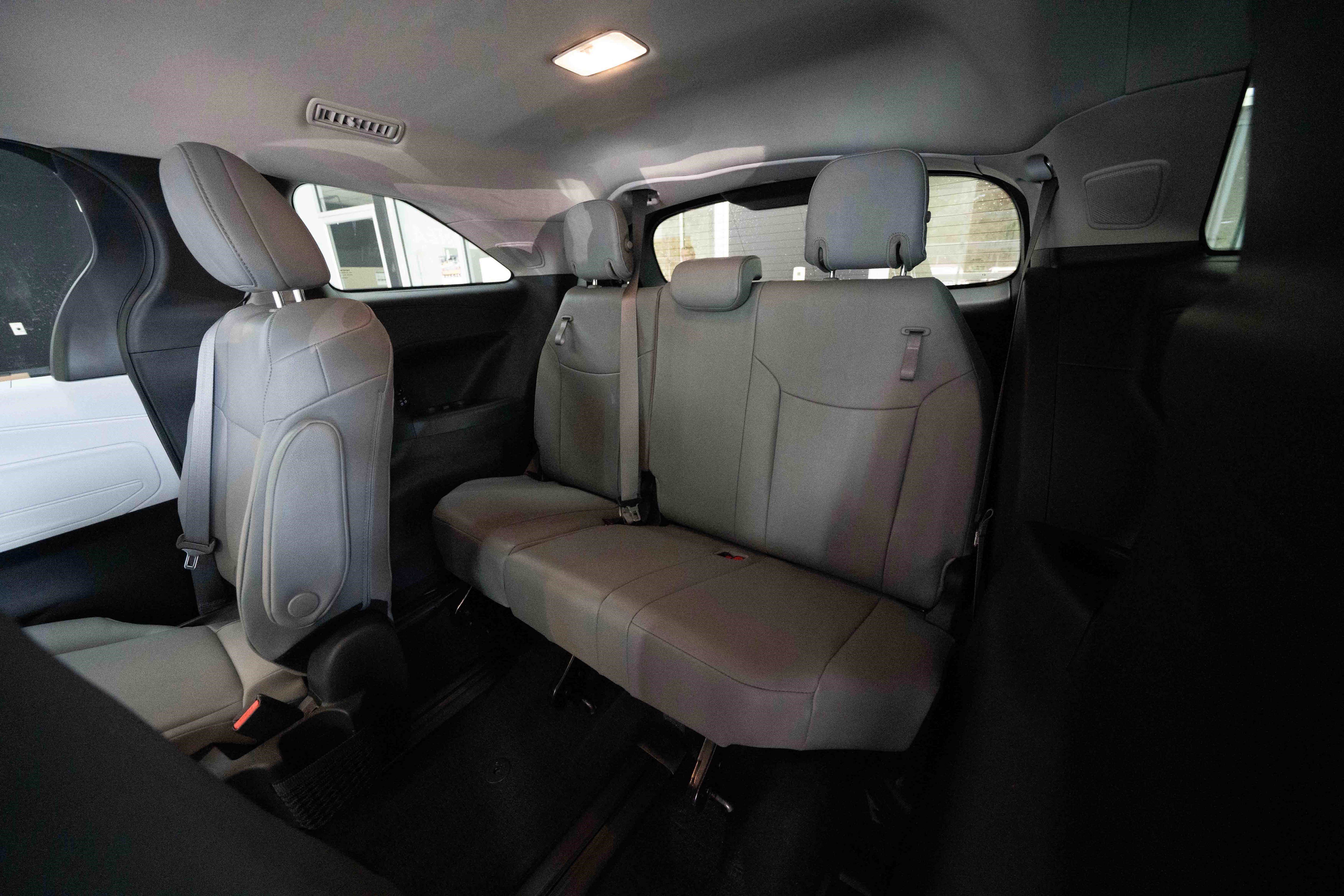 Used 2025 Toyota Sienna XLE w/ XLE Plus Package AWD/4WD image 25