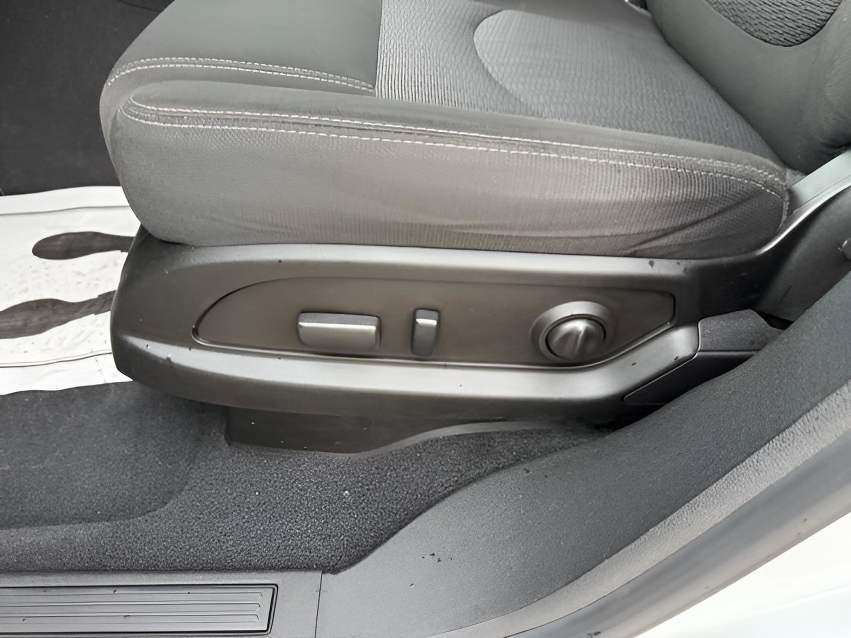 Used 2017 Chevrolet Traverse LT w/ Style and Technology Package FWD image 23