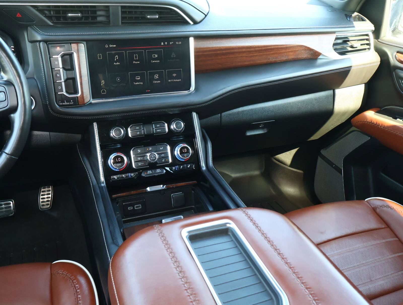 Used 2024 GMC Yukon XL Denali Ultimate image 14