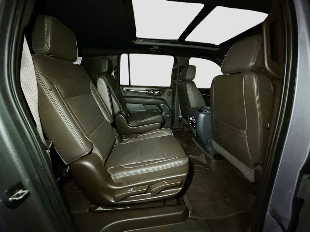 Used 2022 GMC Yukon XL Denali AWD/4WD image 36