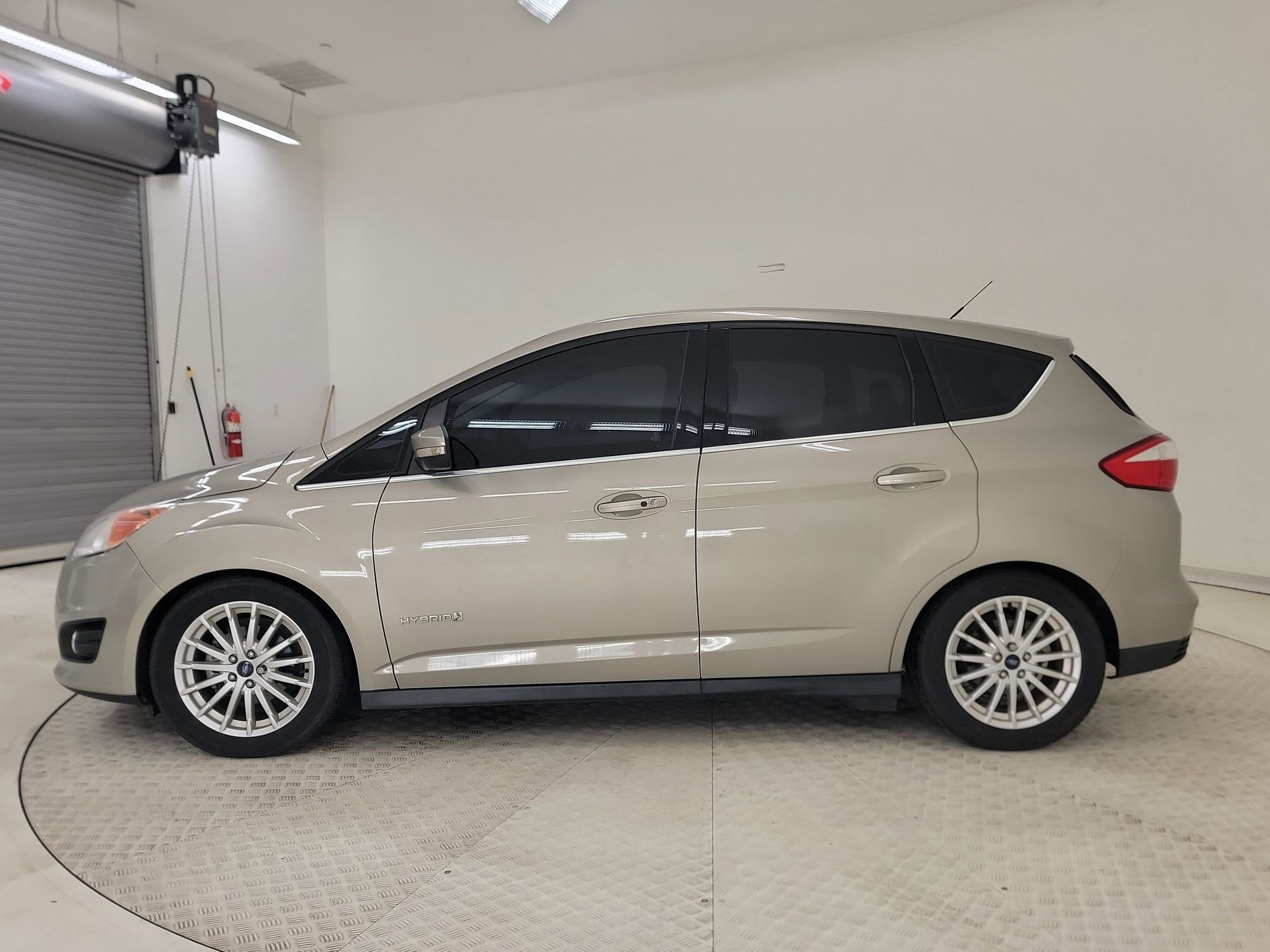 Used 2015 Ford C-MAX SEL w/ Equipment Group 302A FWD image 2
