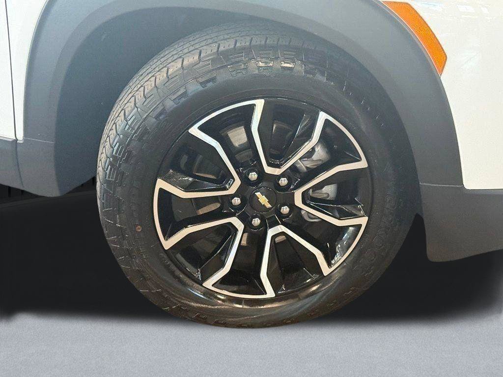 Used 2023 Chevrolet TrailBlazer ACTIV w/ Sun and Liftgate Package FWD image 19